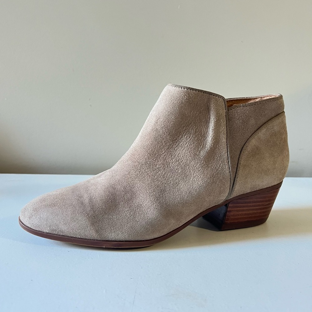 Clarks Indigo Spye Hale Suede Ankle Boots Taupe Beige Size 9.5 Boho Western